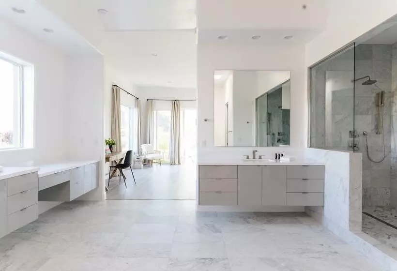 Julep By Avantstay Stylish 9 Br Estate W/ Mid Century Modern Decor