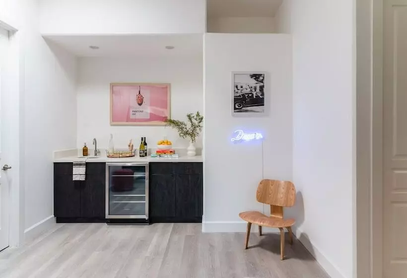 Julep By Avantstay Stylish 9 Br Estate W/ Mid Century Modern Decor