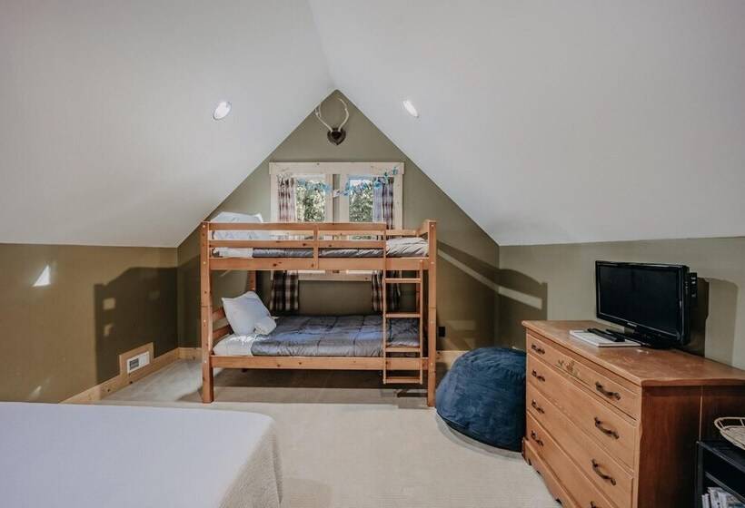 Mt Baker Lodging Cabin 79   Sleeps 8