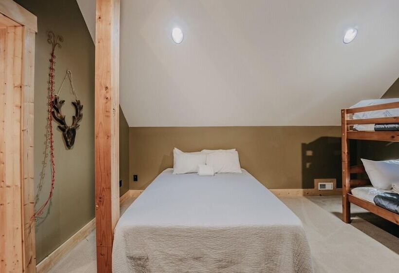 Mt Baker Lodging Cabin 79   Sleeps 8