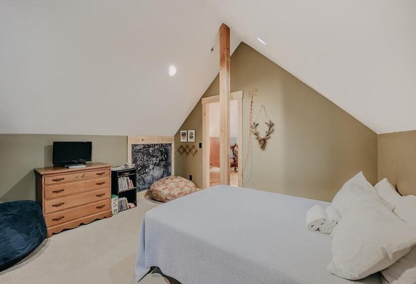 Mt Baker Lodging Cabin 79   Sleeps 8