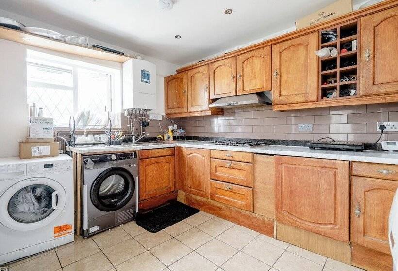 Пансион North Avenue Guest House Ltd, Heathrow Airport Free Parking