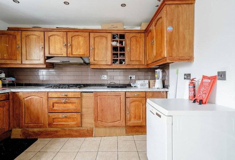 Пансион North Avenue Guest House Ltd, Heathrow Airport Free Parking