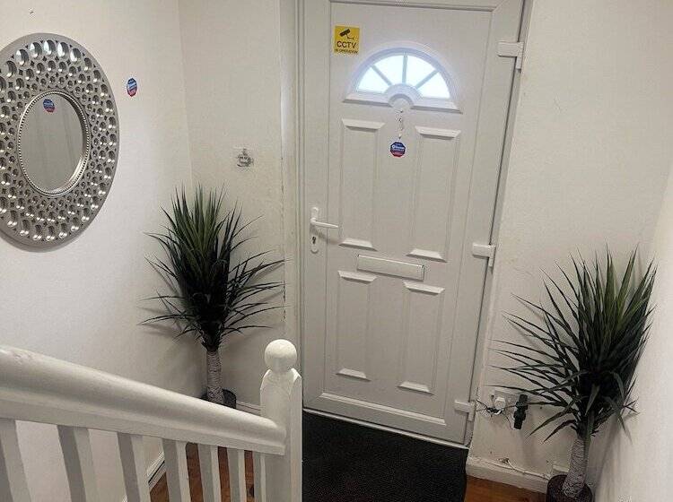 Пансион North Avenue Guest House Ltd, Heathrow Airport Free Parking