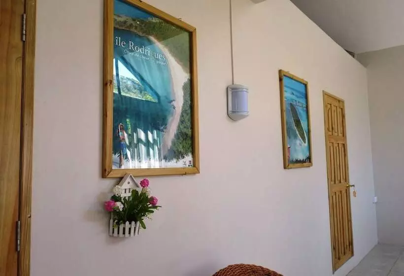 پانسیون Domaine Les Rosiers Guest House