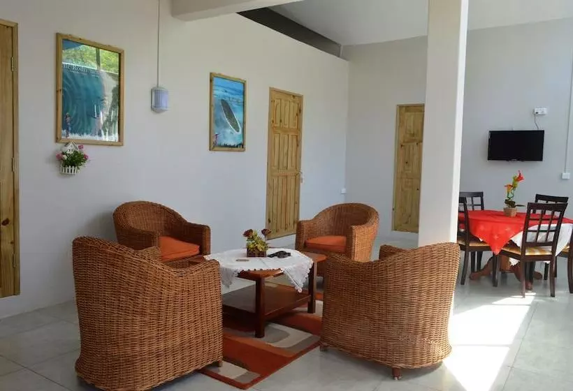 پانسیون Domaine Les Rosiers Guest House