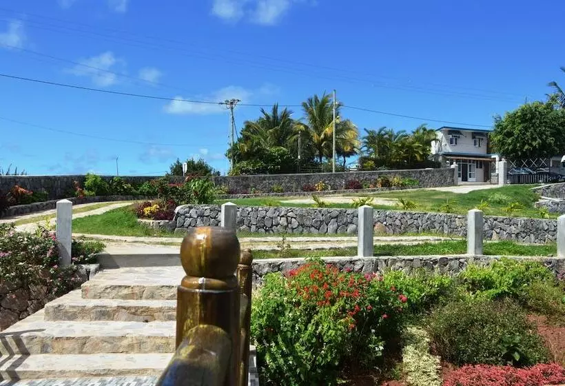 پانسیون Domaine Les Rosiers Guest House