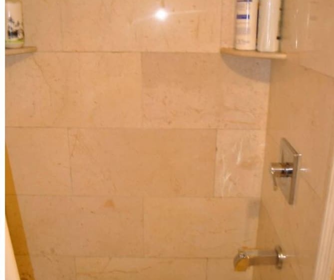 膳宿费 Newark Hansbury Multi Level House