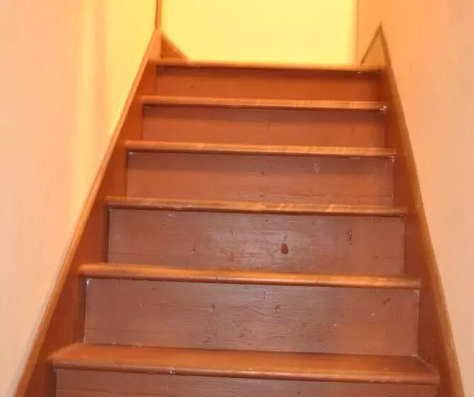 پانسیون Newark Hansbury Multi Level House