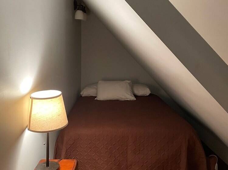 膳宿费 Newark Hansbury Multi Level House