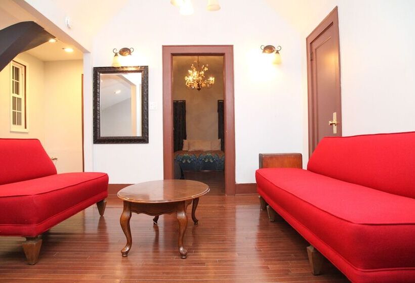 膳宿费 Newark Hansbury Multi Level House