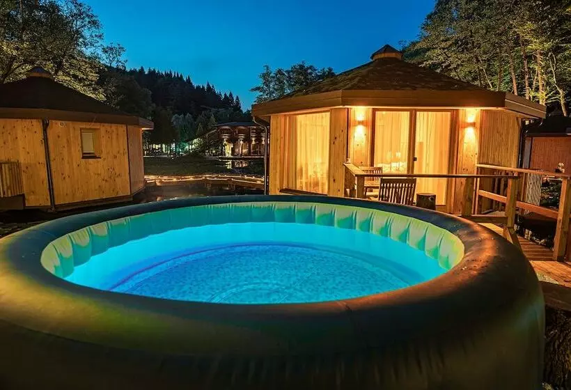 پانسیون Pikol Lake Village Premium Glamping