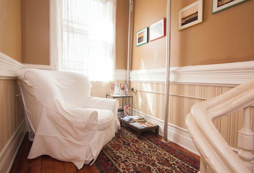 צימר Saint Nicholas Inn Guesthouse