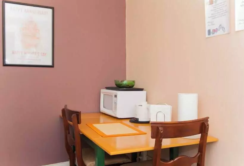 Aamiaismajoitus (B&B) Saint Nicholas Inn Guesthouse