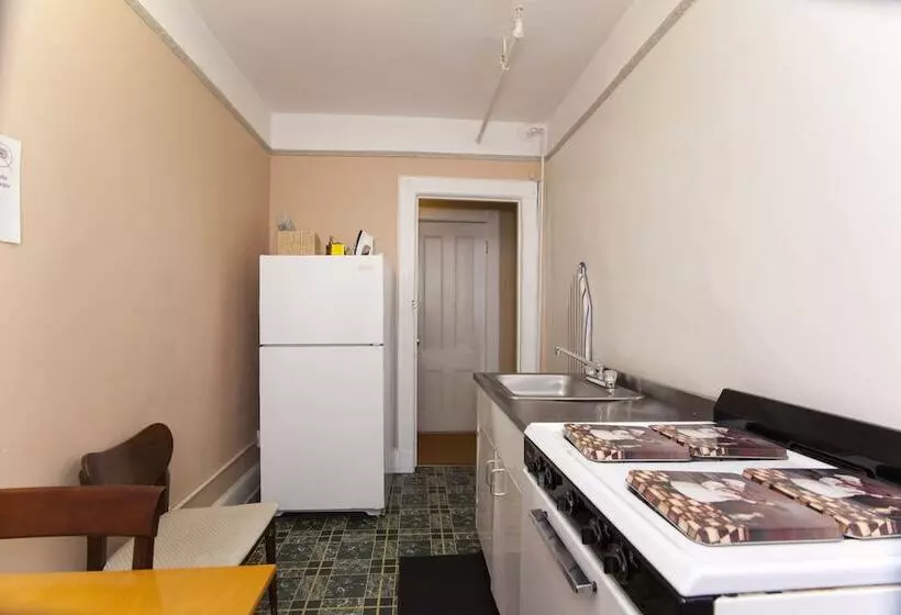 Aamiaismajoitus (B&B) Saint Nicholas Inn Guesthouse