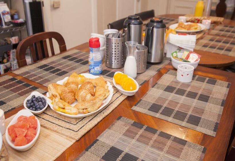 צימר Saint Nicholas Inn Guesthouse