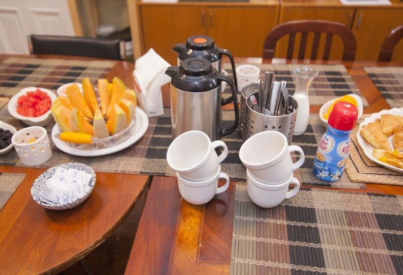 צימר Saint Nicholas Inn Guesthouse