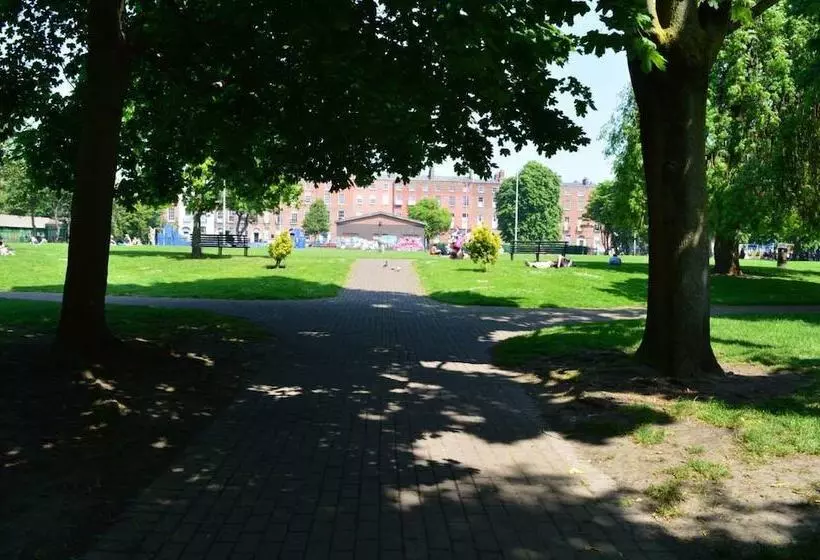 Blue Horseshoe   Hostel