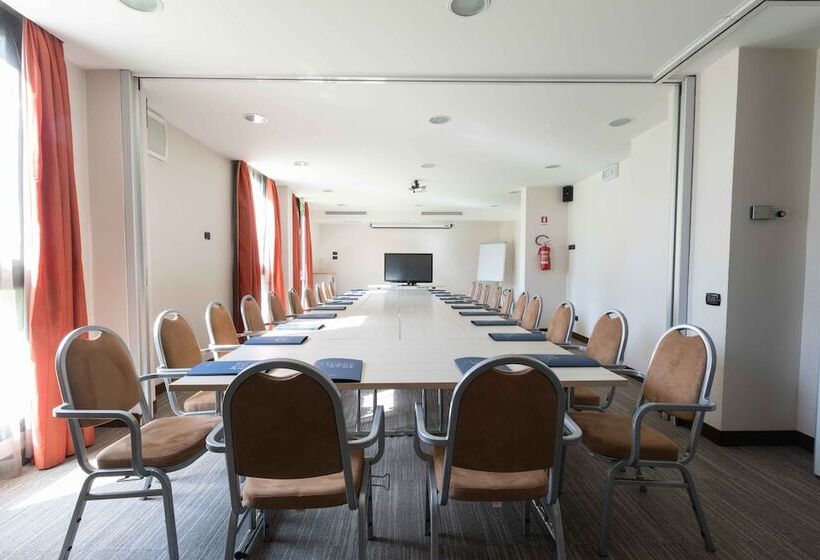 פונדק Belstay Milano Linate