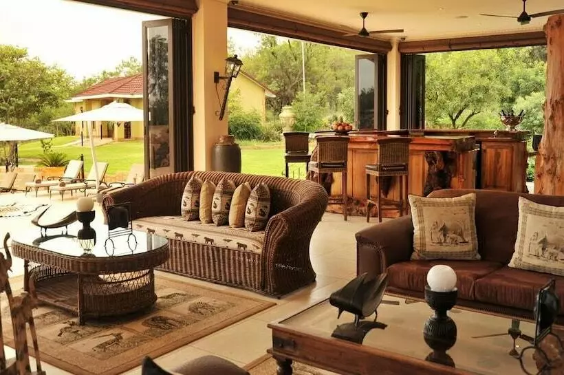 Hotelli Legodimo Game Lodge