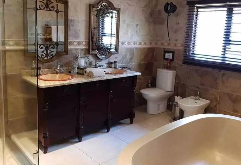 Hotelli Legodimo Game Lodge