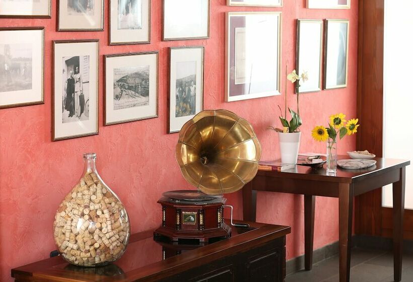 هتل Saksida Holiday Park