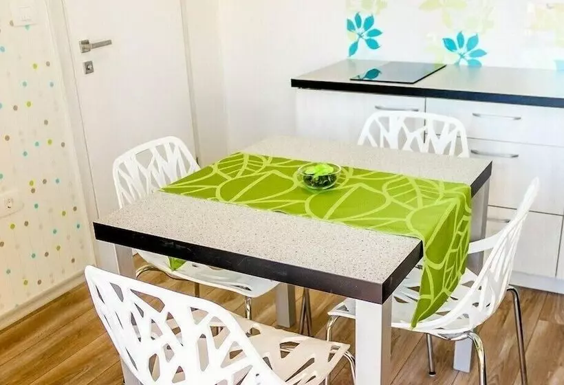هتل Saksida Holiday Park