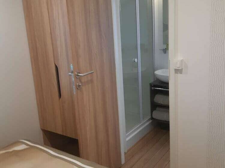 هتل Saksida Holiday Park