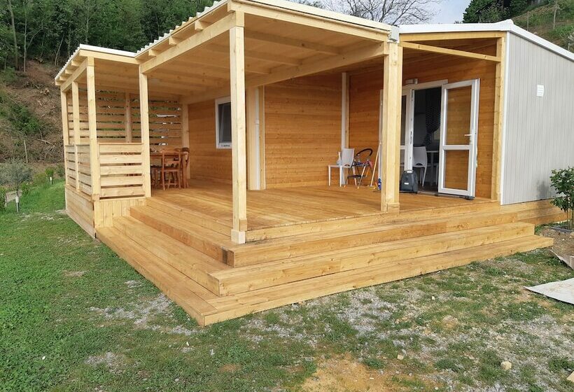 هتل Saksida Holiday Park