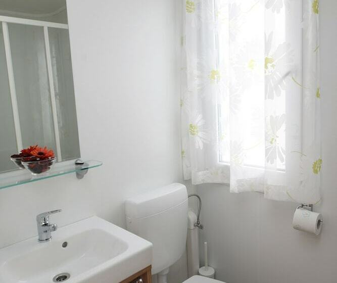 هتل Saksida Holiday Park