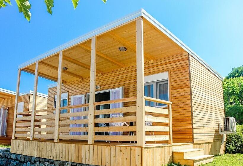 هتل Saksida Holiday Park