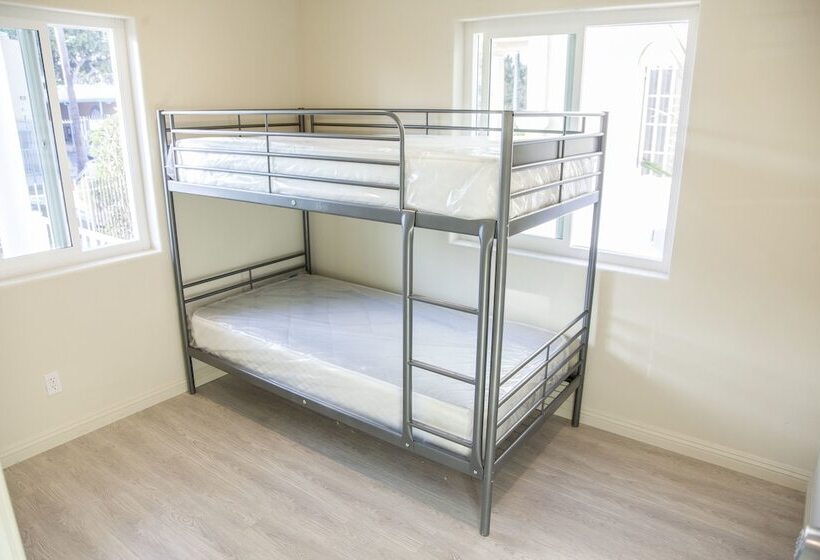 Los Angeles Extended Stay Hostel