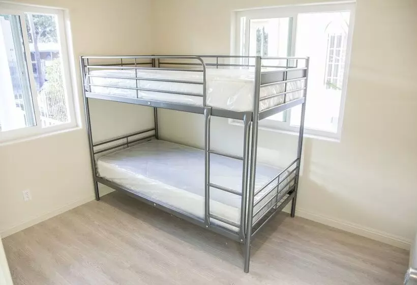 Los Angeles Extended Stay Hostel