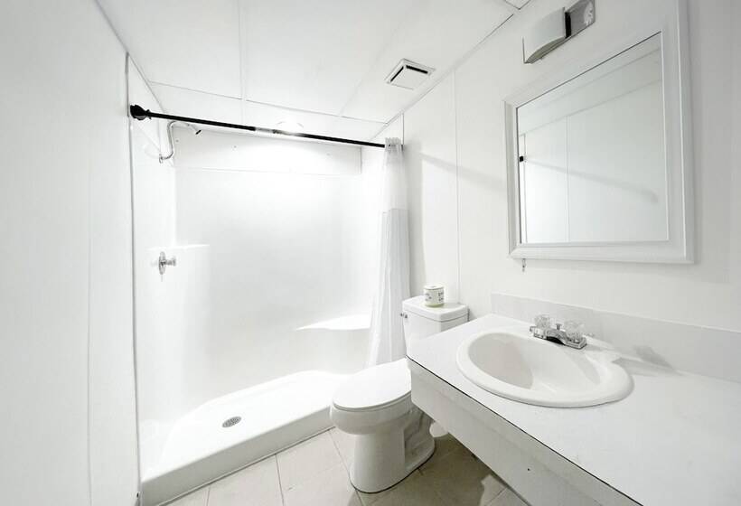 汽车旅馆  Penn Lodge Hotel & Suites