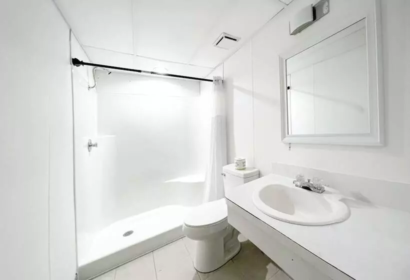 モーテル Penn Lodge Hotel & Suites