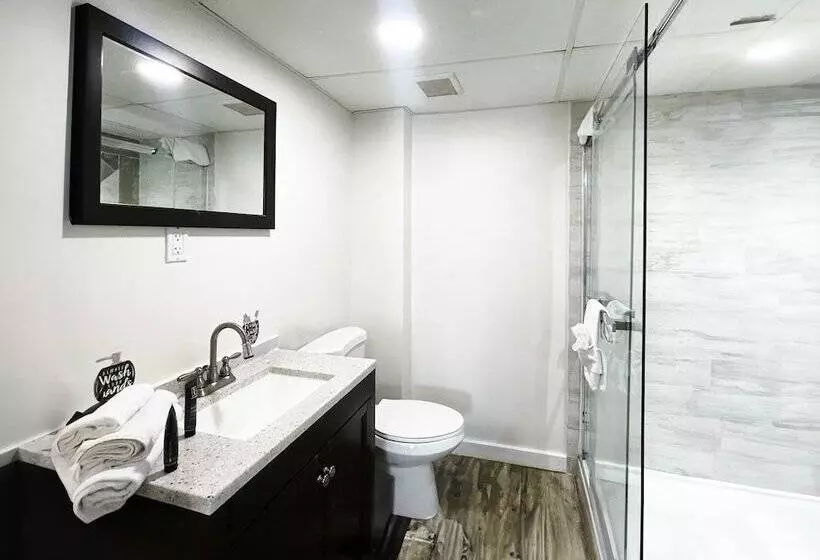 モーテル Penn Lodge Hotel & Suites