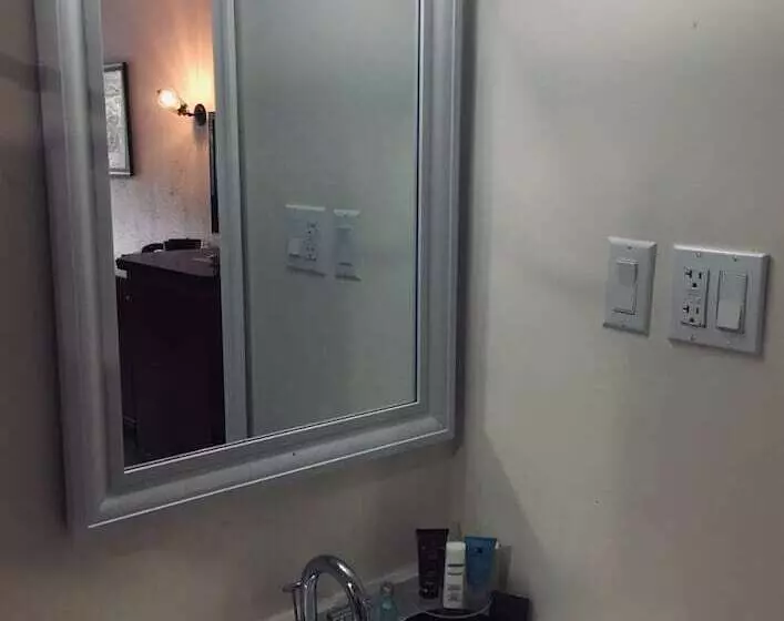 モーテル Penn Lodge Hotel & Suites