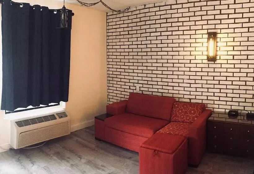 モーテル Penn Lodge Hotel & Suites