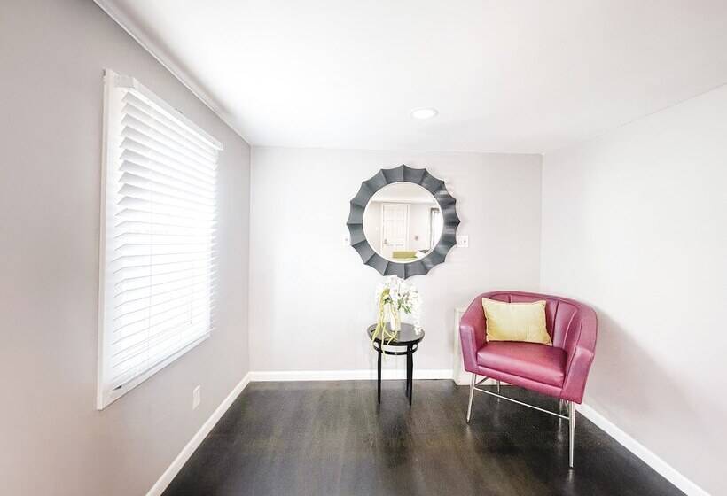 汽车旅馆  Penn Lodge Hotel & Suites