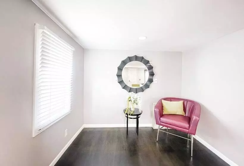 モーテル Penn Lodge Hotel & Suites