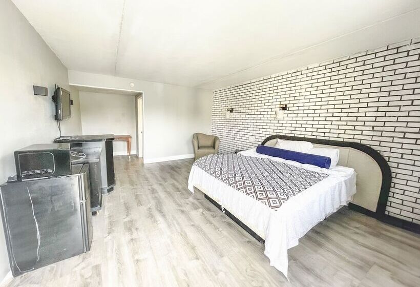 汽车旅馆  Penn Lodge Hotel & Suites