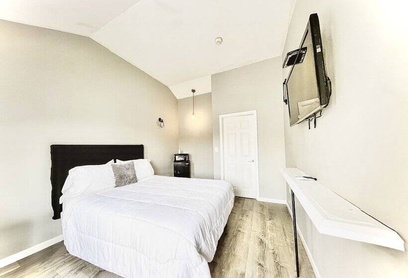 汽车旅馆  Penn Lodge Hotel & Suites