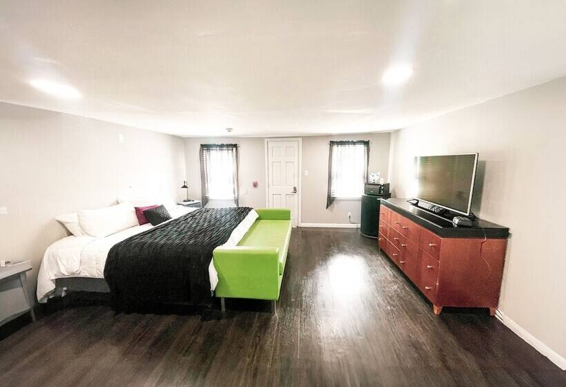 汽车旅馆  Penn Lodge Hotel & Suites