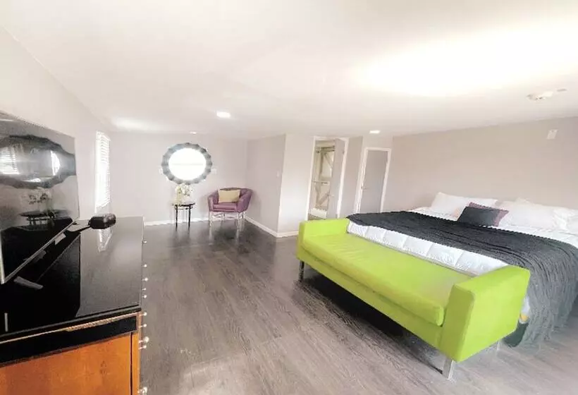 モーテル Penn Lodge Hotel & Suites