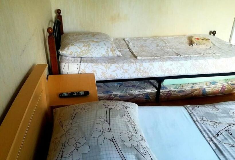 Пансион Kutuzov Apartments