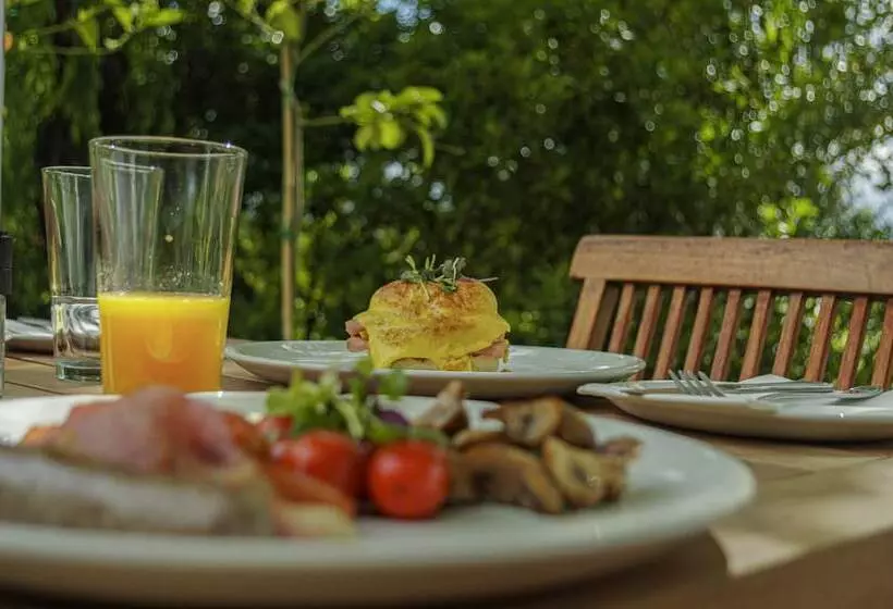 Majatalo Vrede En Lust Wine Estate