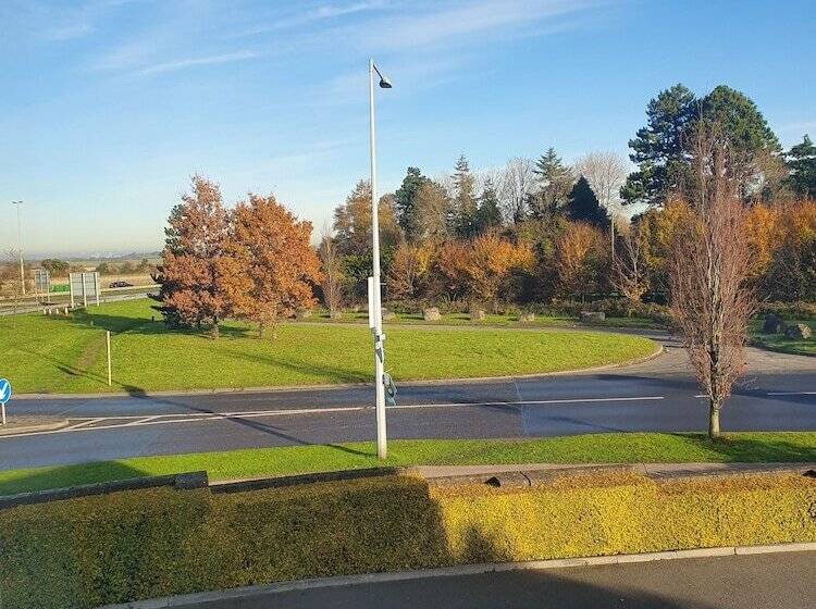 Bed and Breakfast Golden Dawn Guesthouse