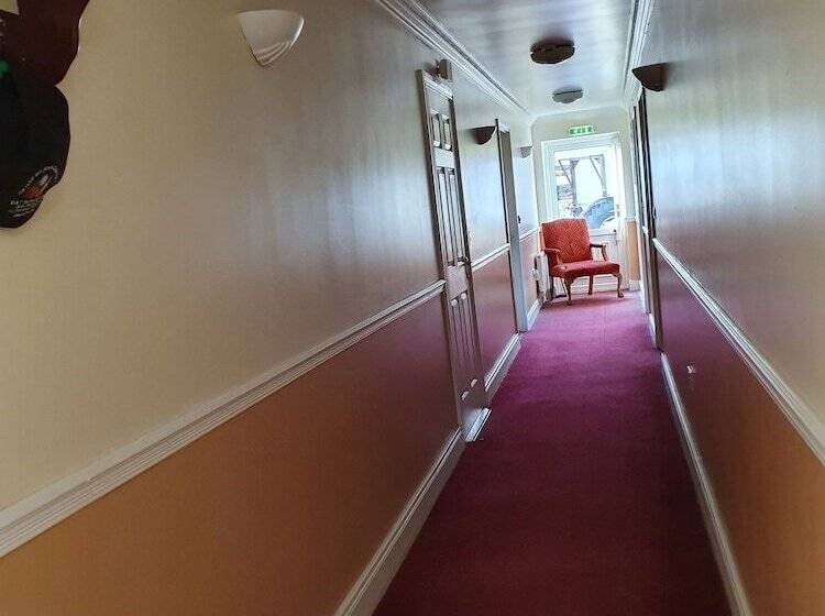 Bed and Breakfast Golden Dawn Guesthouse