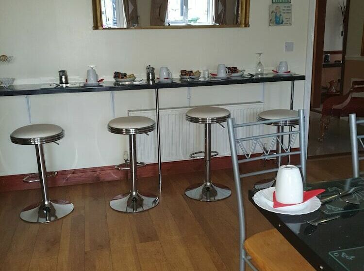 Bed and Breakfast Golden Dawn Guesthouse