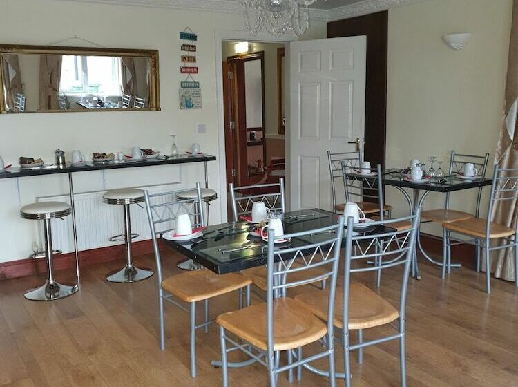 Bed and Breakfast Golden Dawn Guesthouse